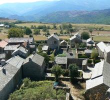1062-la-garde-guerin-plus-beaux-villages-de-france-lozere.jpg