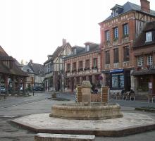 1077-lyons-la-foret-plus-beaux-villages-de-france-eure.jpg