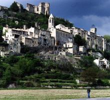 1079-montbrun-les-bains-plus-beaux-villages-de-france-drome.jpg