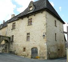 1110-saint-robert-plus-beaux-villages-de-france-correze.jpg