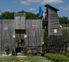 861-larressingle_camp_de_siege_medieval.jpg