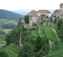 900-chateau-chalon-plus-beaux-villages-de-france-jura.jpg