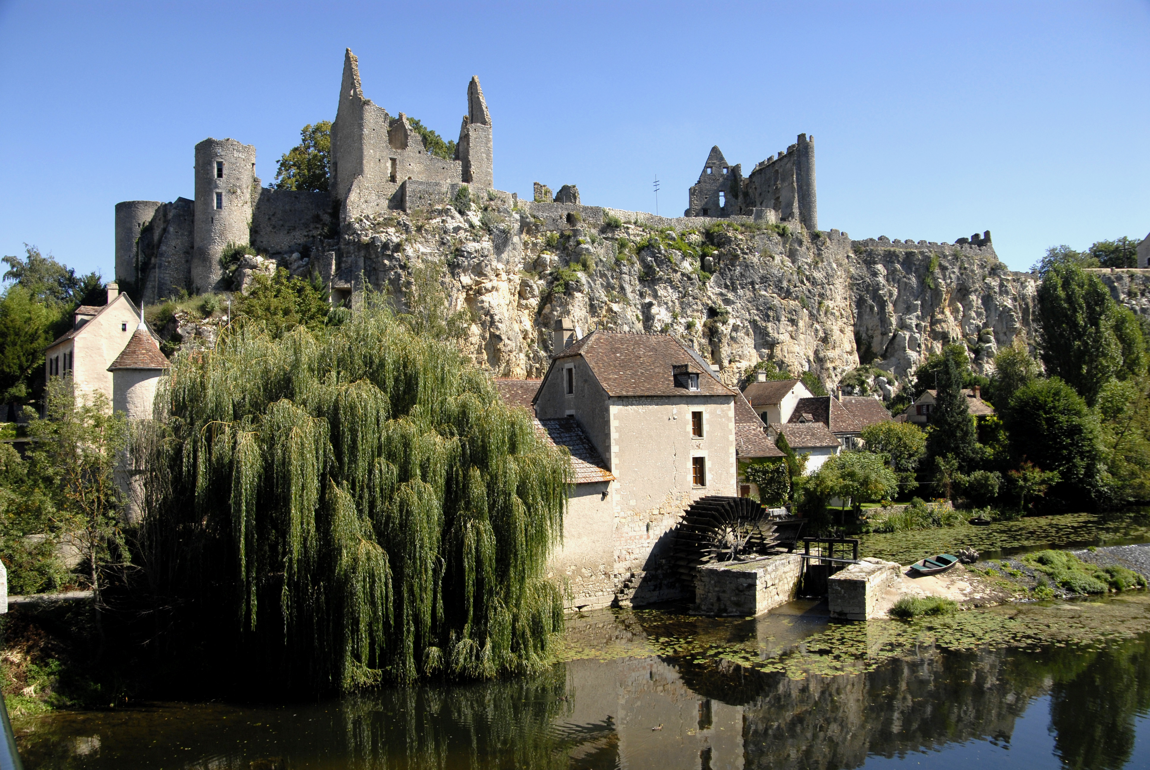 866-angles-sur-l'anglin-plus-beaux-villages-de-france-haute-vienne.jpg