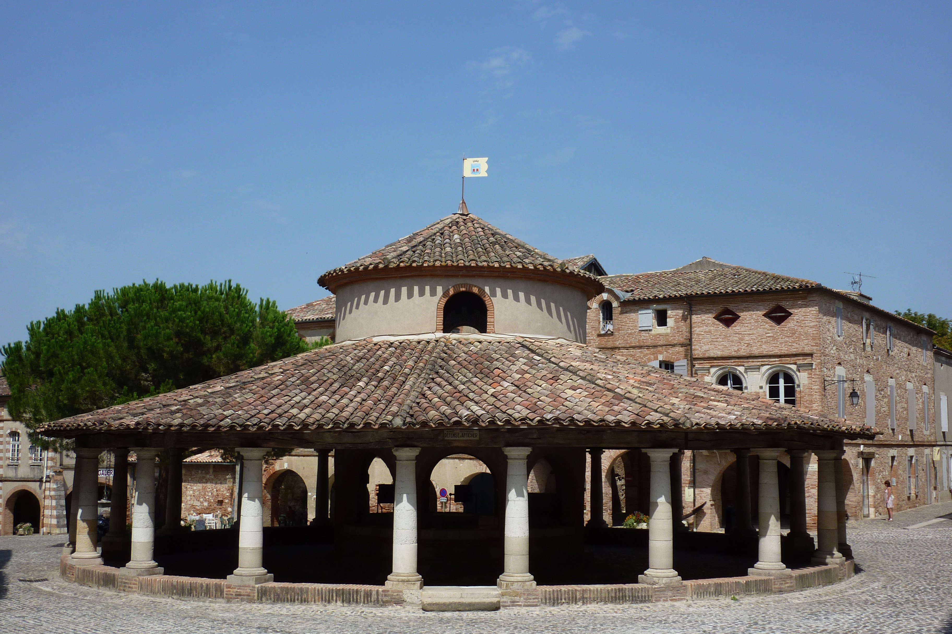 872-auvillar-plus-beaux-villages-de-france-tarn-et-garonne.jpg