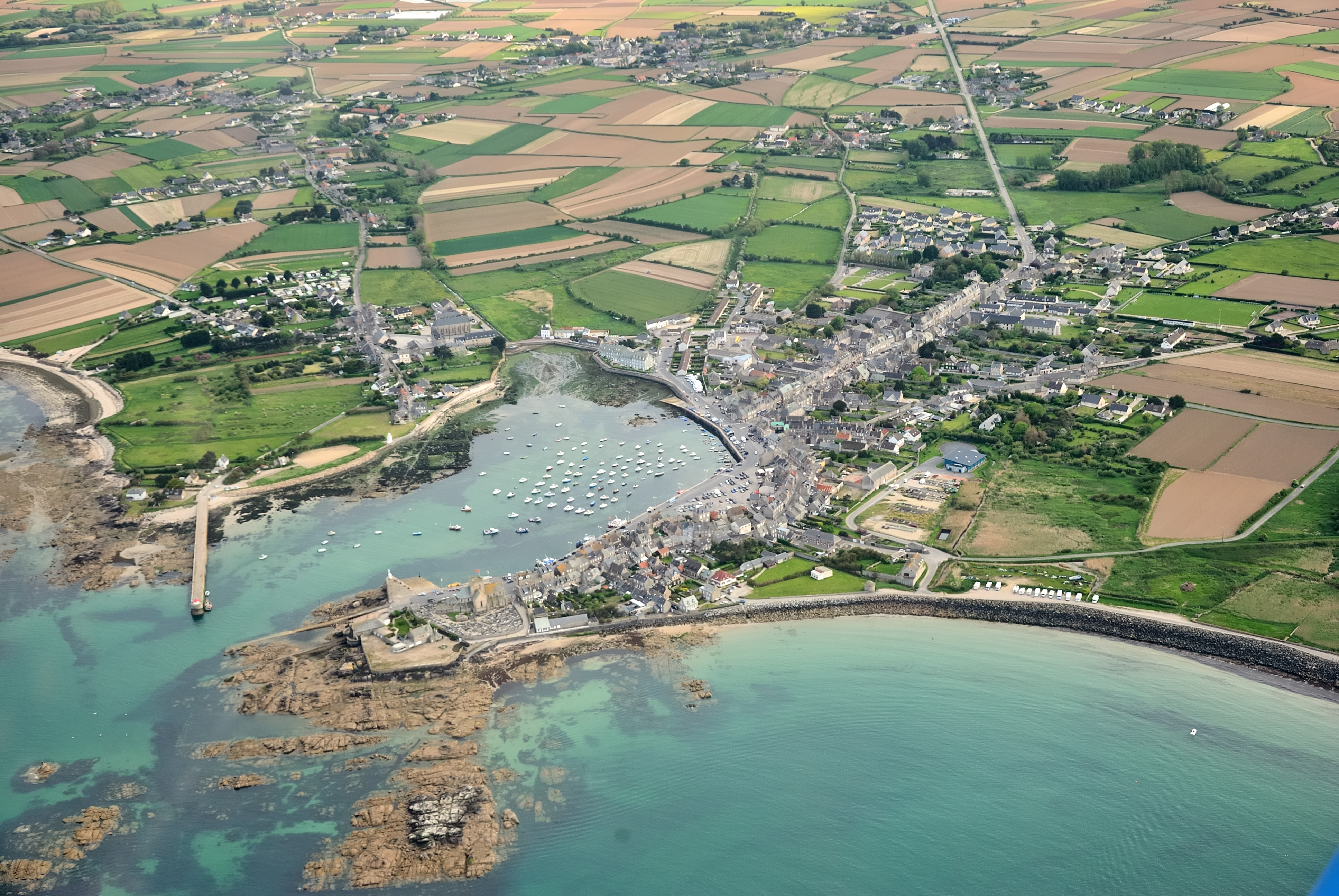 875-barfleur-plus-beaux-villages-de-france-manche.jpg