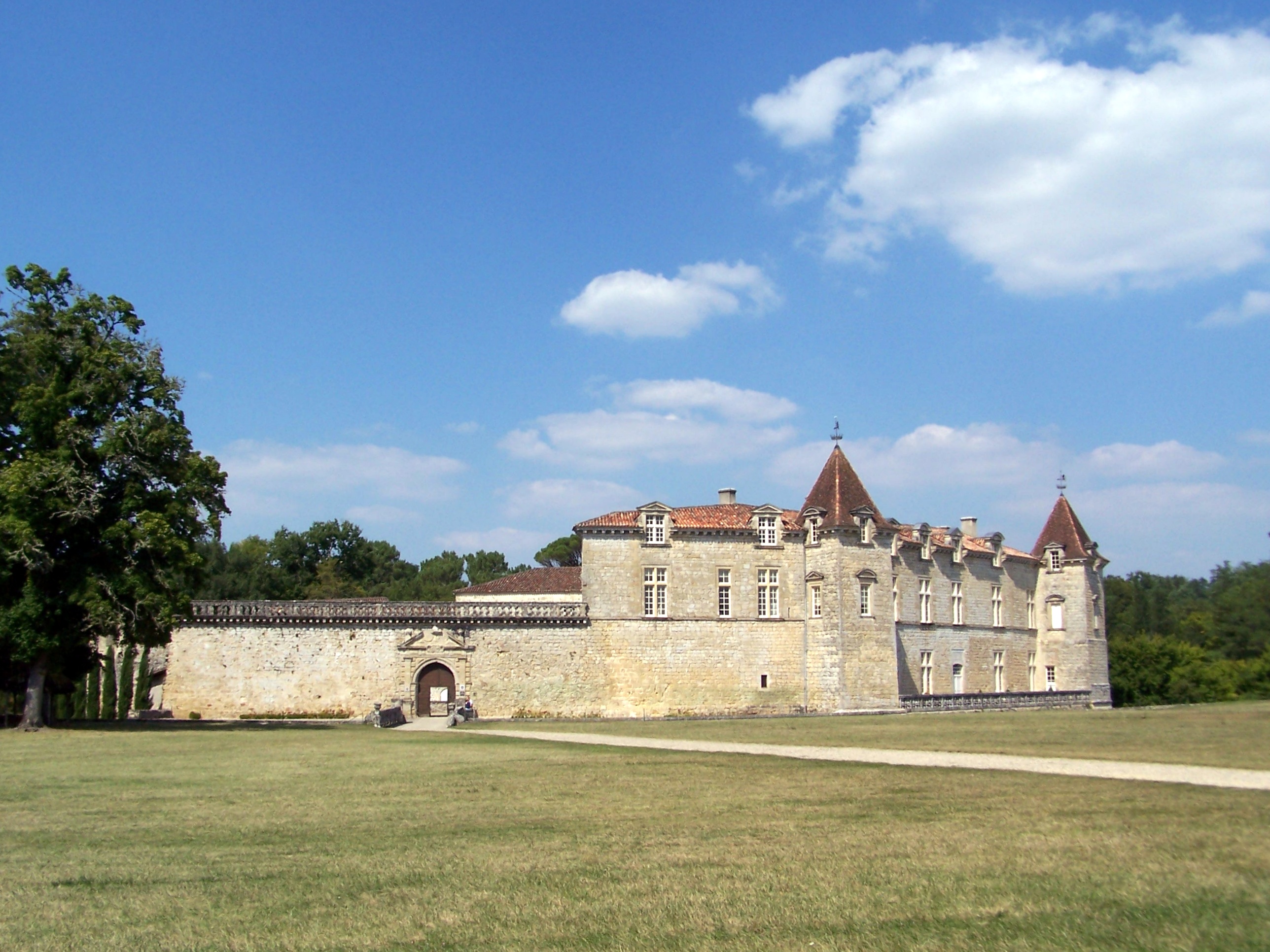 905-prechac_33_chateau_de_cazeneuve_gironde.jpg