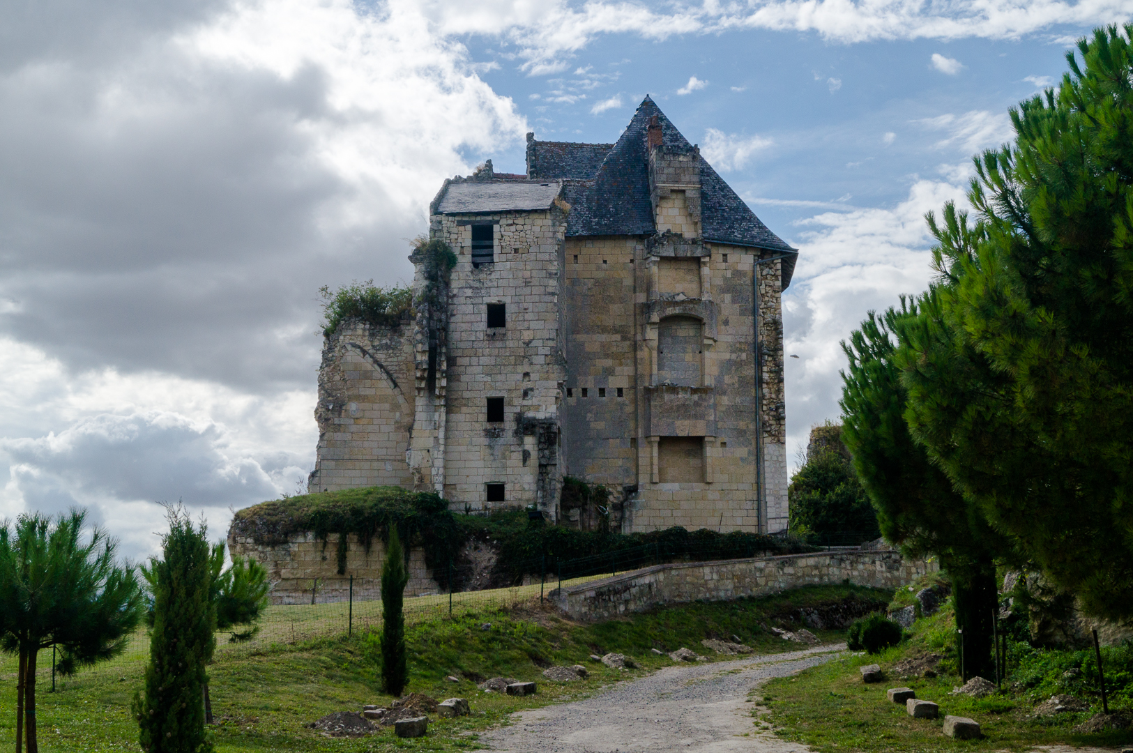 907-crissay-sur-manse-plus-beaux-villages-de-france-indre-et-loire.jpg