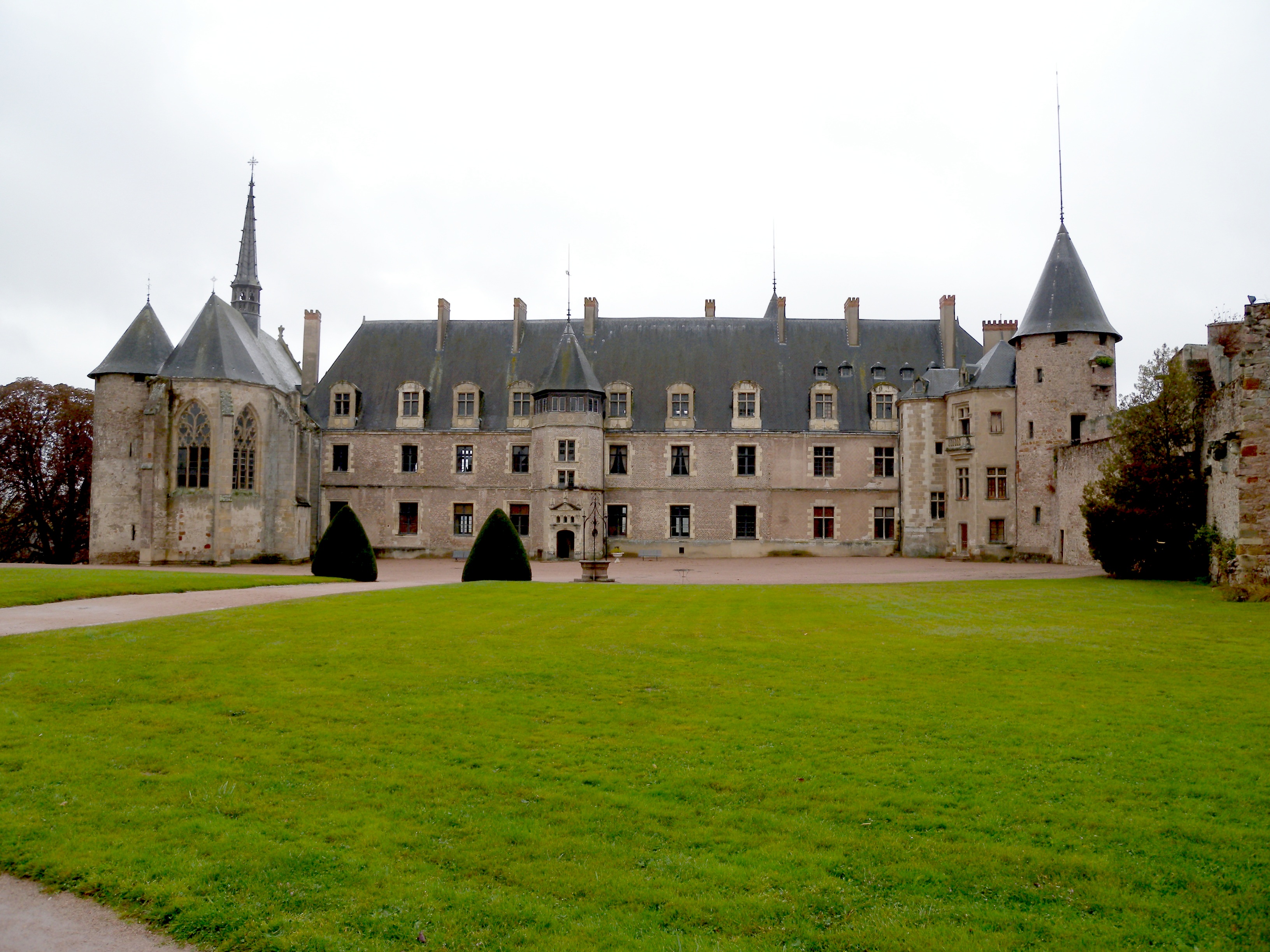 934-chateau_la-palice-lapalisse-allier.jpg