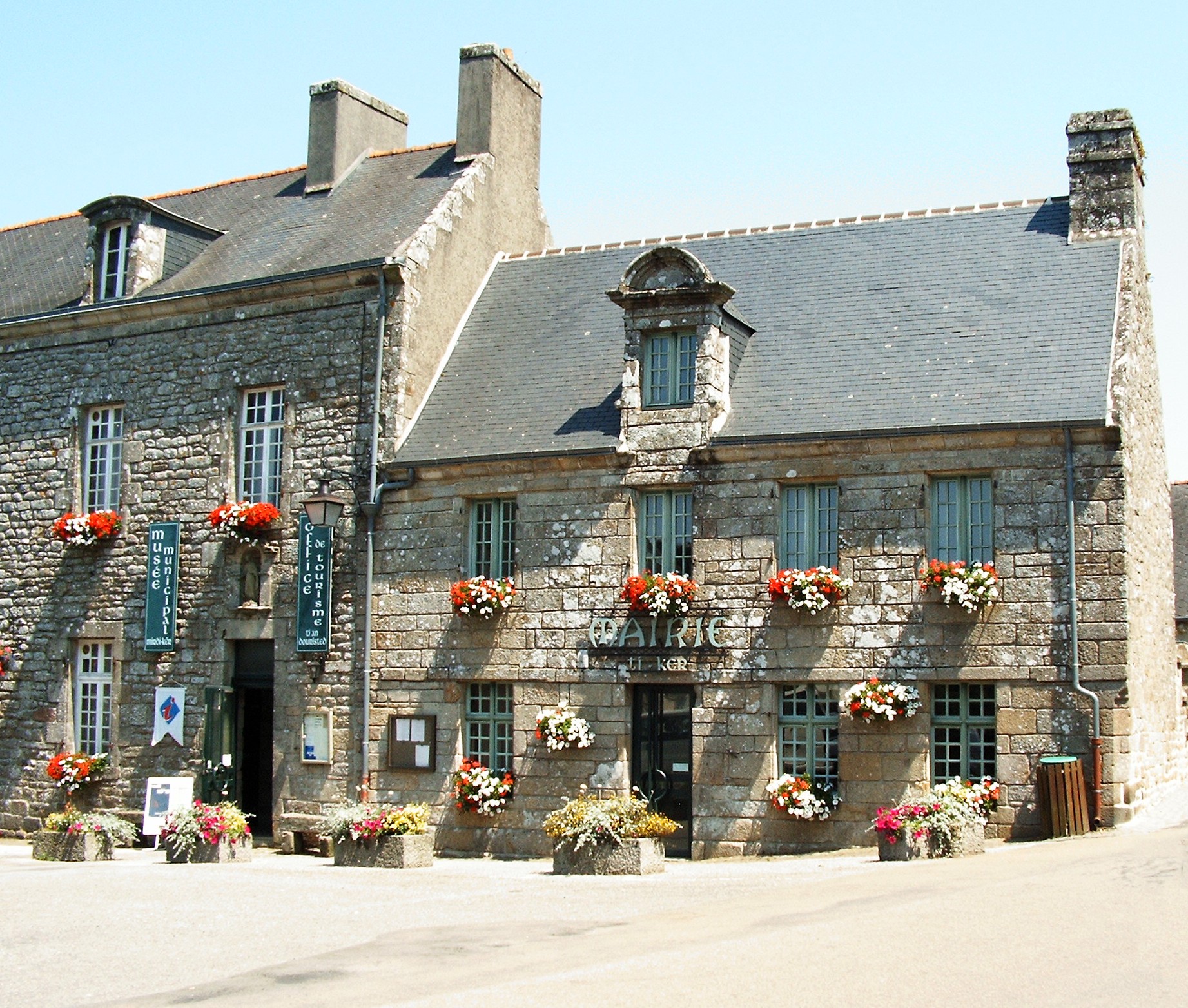 938-locronan-plus-beaux-villages-de-france-finestere.jpg