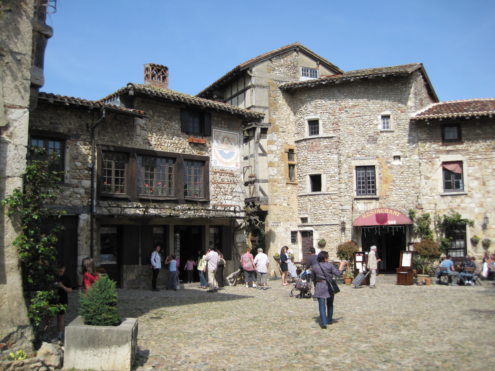 983-perouges-plus-beaux-villages-de-france-ain.jpg