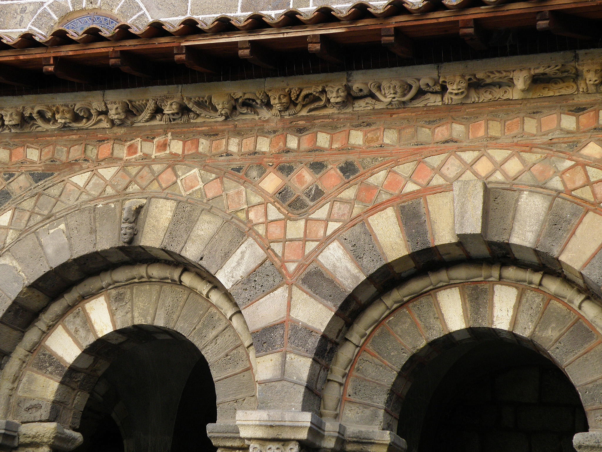 2188-le_puy-en-velay_cathedrale_cloitre_43.jpg