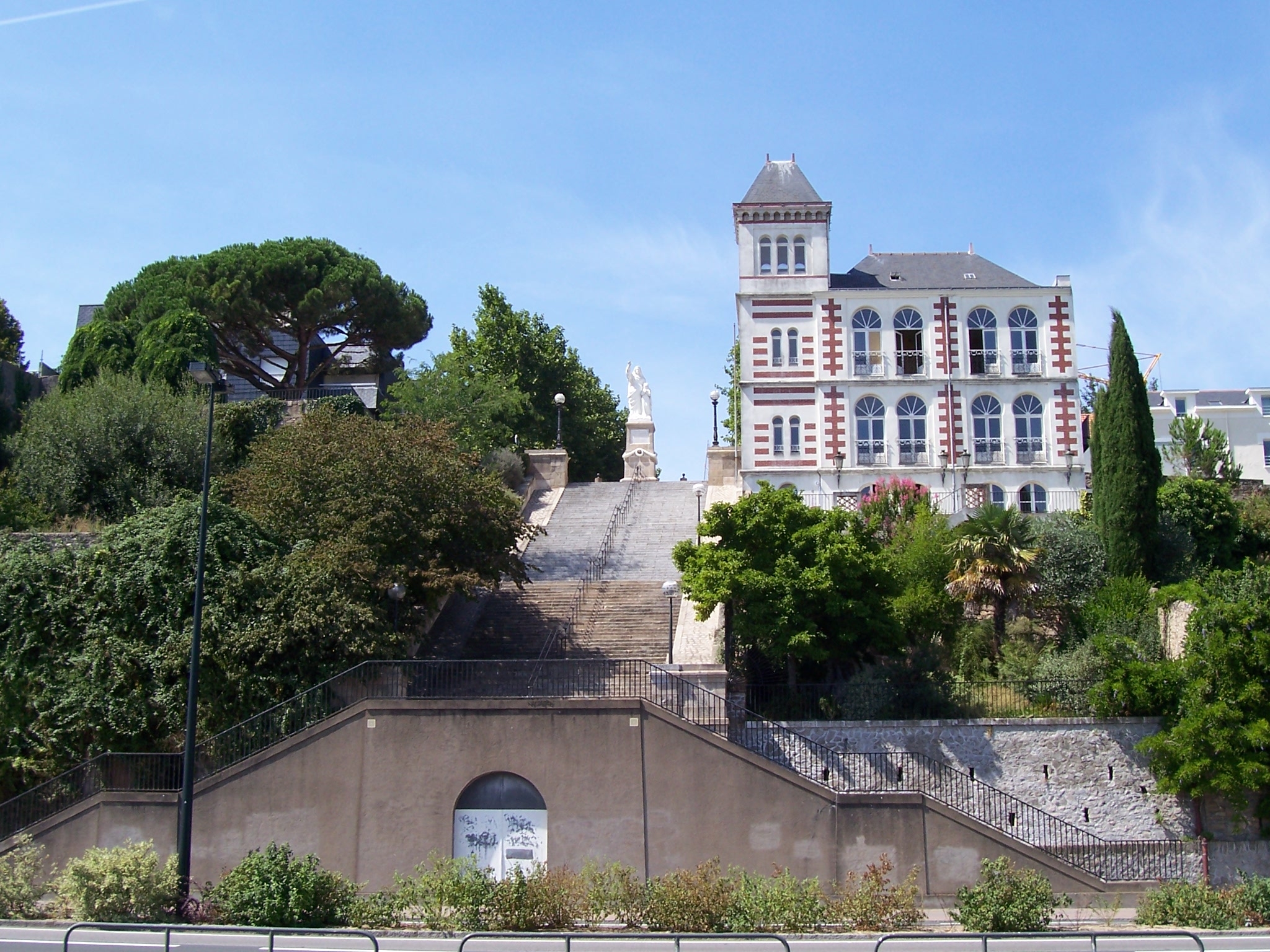 2503-musee_jules_vernes_butte_saint-anne_nantes.jpg