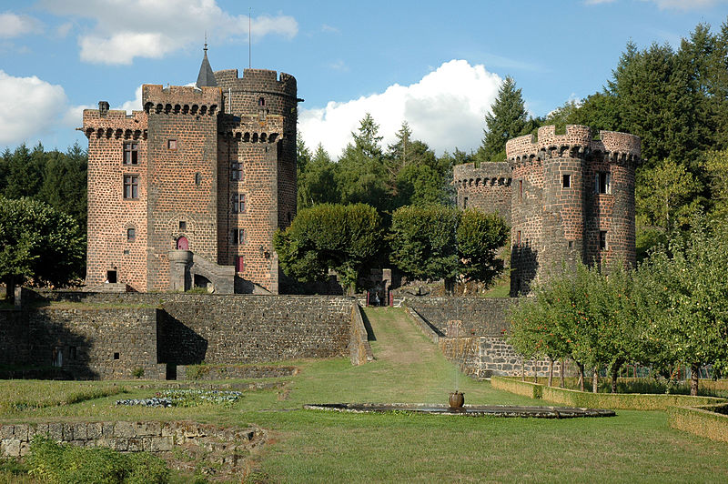 2584-auvergne_rhone_alpes_63_pontgibaud_chateau_dauphin.jpg