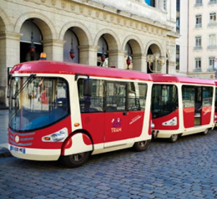 2747-lyon-city-tram-1.jpg