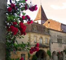 32-bastide-de-monpazier-place.jpg