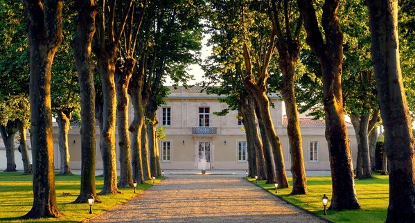 chateau-haut-breton-larigaudiere-Gironde.jpg