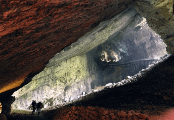 237-grottes-du-cerdon-entree.png