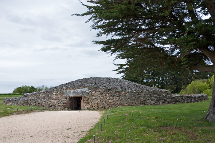 table-des-marchands-locmariaquer.jpg