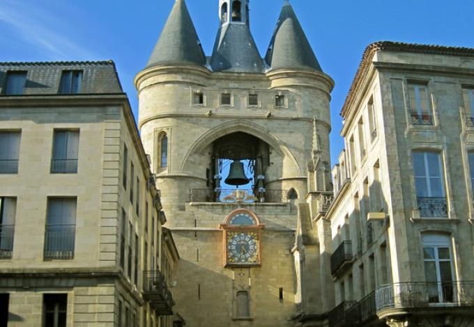 130-grosse-cloche-de-bordeaux-facade.jpg