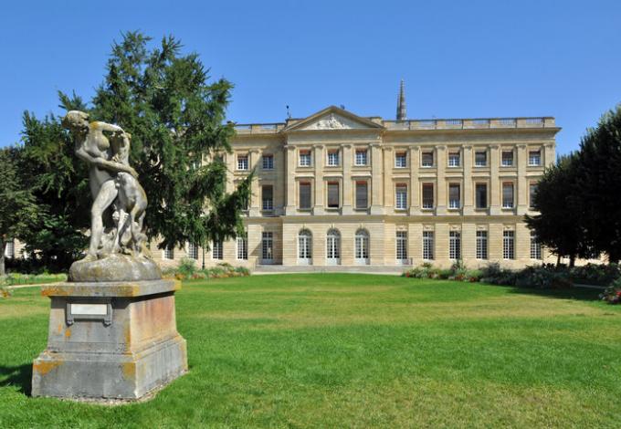 132-palais-rohan-bordeaux-exterieur.jpg