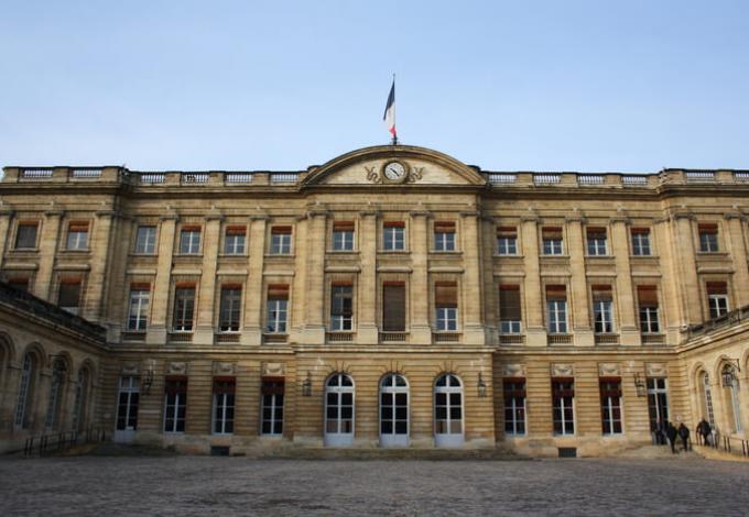 132-palais-rohan-bordeaux-facade.jpg