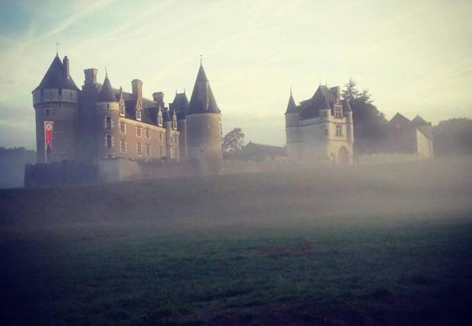 143-montpoupon-chateau-brume.jpg