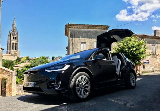 1641-tesla-model-x-a-saint-emilion.jpg