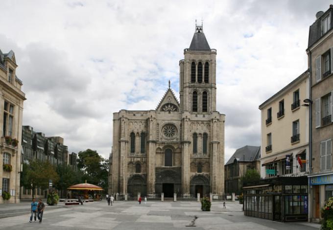 54-basilique-saint-denis-cathedrale-facade.jpg