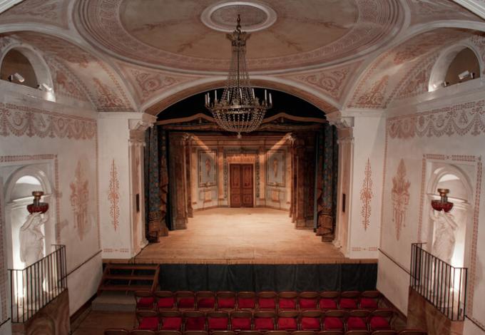 96-chateau-de-valencay-theatre.jpg