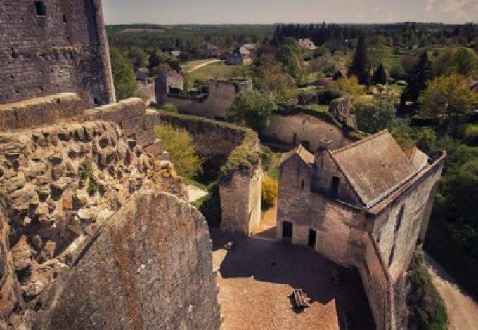 84-chateau-de-loche-remparts.jpg